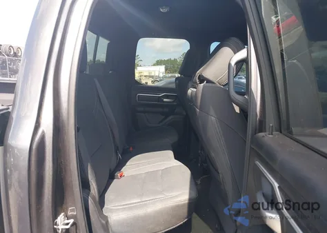 2022 Ram 1500 Big Horn 4X4 6'4 Box z USA, uszkodzony, nr VIN 1C6RRFBG6NN226099